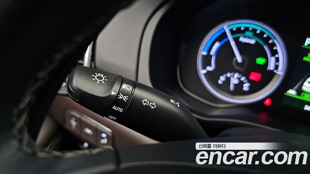 Hyundai Grandeur Hybrid (IG) Exclusive Special 2019 — фото 30