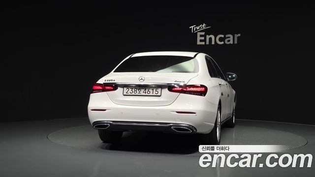 Mercedes-Benz E-Class (W213) E220d 4MATIC Exclusive 2021 — фото 4