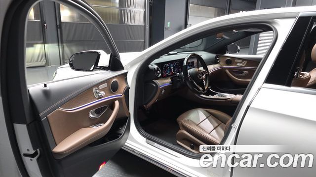 Mercedes-Benz E-Class (W213) E220d 4MATIC Exclusive 2021 — фото 10