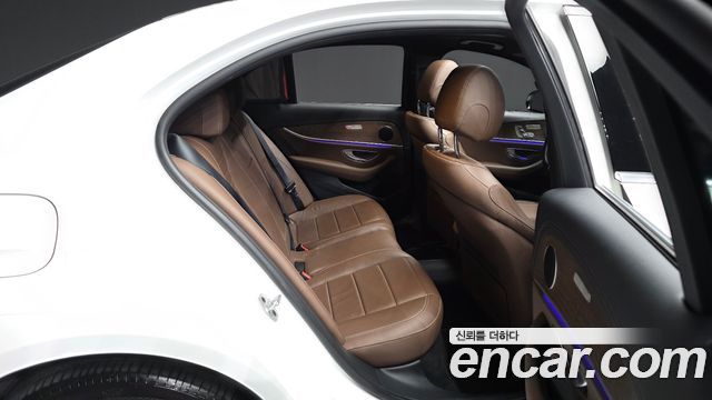 Mercedes-Benz E-Class (W213) E220d 4MATIC Exclusive 2021 — фото 12