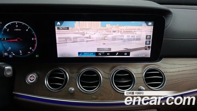 Mercedes-Benz E-Class (W213) E220d 4MATIC Exclusive 2021 — фото 14