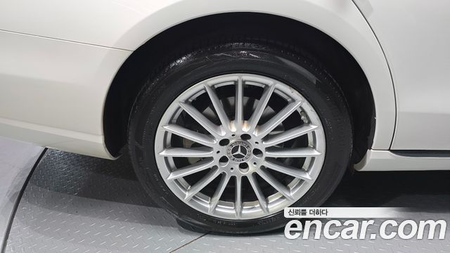 Mercedes-Benz E-Class (W213) E220d 4MATIC Exclusive 2021 — фото 21