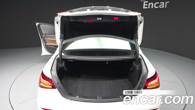 Mercedes-Benz E-Class (W213) E220d 4MATIC Exclusive 2021 — фото 27