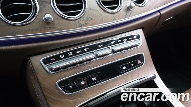 Mercedes-Benz E-Class (W213) E220d 4MATIC Exclusive 2021 — фото 29