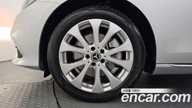 Mercedes-Benz E-Class (W213) E220d 4MATIC Exclusive 2018 — фото 5