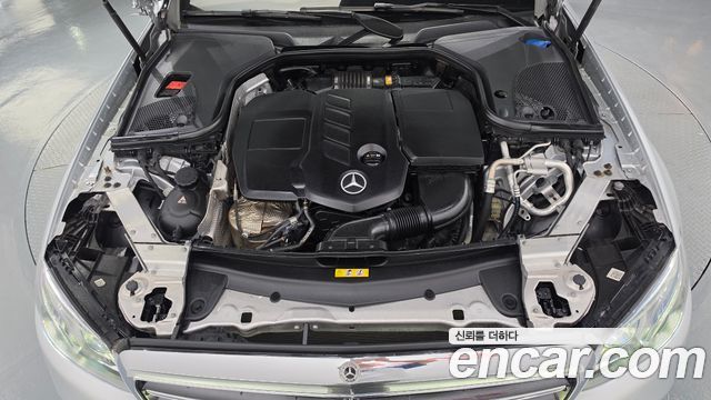 Mercedes-Benz E-Class (W213) E220d 4MATIC Exclusive 2018 — фото 6