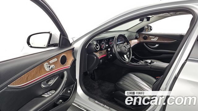 Mercedes-Benz E-Class (W213) E220d 4MATIC Exclusive 2018 — фото 10