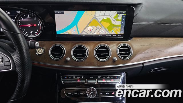 Mercedes-Benz E-Class (W213) E220d 4MATIC Exclusive 2018 — фото 14