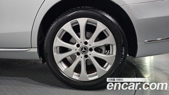 Mercedes-Benz E-Class (W213) E220d 4MATIC Exclusive 2018 — фото 21