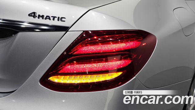 Mercedes-Benz E-Class (W213) E220d 4MATIC Exclusive 2018 — фото 23