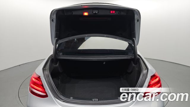 Mercedes-Benz E-Class (W213) E220d 4MATIC Exclusive 2018 — фото 31