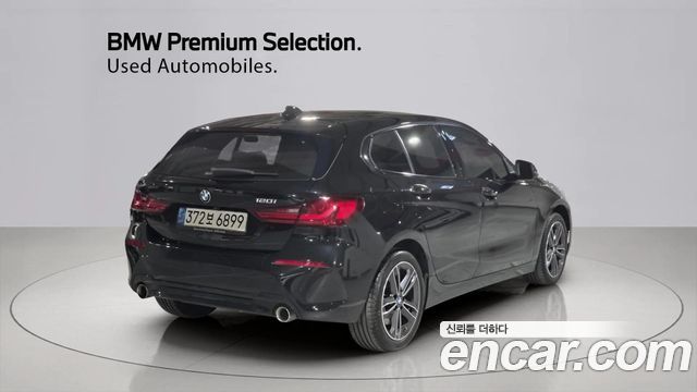 BMW 1 Series (F40) 120i Sports 2022 — фото 2