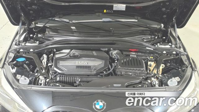 BMW 1 Series (F40) 120i Sports 2022 — фото 6