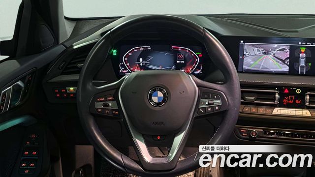 BMW 1 Series (F40) 120i Sports 2022 — фото 18