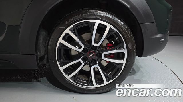MINI Cooper S Countryman JCW 2nd 2022 — фото 21