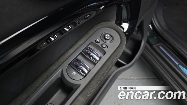 MINI Cooper S Countryman JCW 2nd 2022 — фото 27
