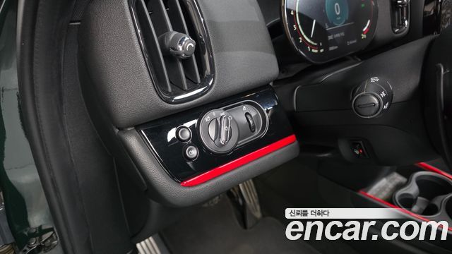 MINI Cooper S Countryman JCW 2nd 2022 — фото 28