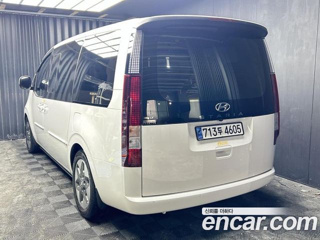Hyundai Staria L3.5 Tourer 11-Seater Modern 2024 — фото 4
