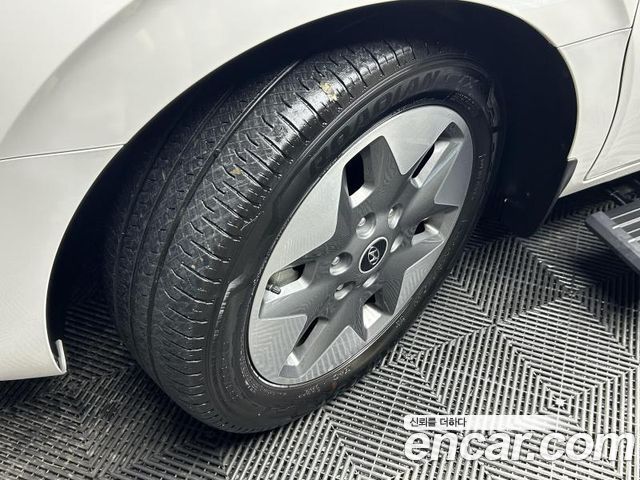 Hyundai Staria L3.5 Tourer 11-Seater Modern 2024 — фото 22