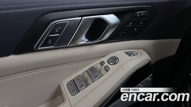 BMW X7 (G07) M50i 6STR 2022 — фото 28