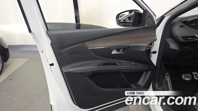 Peugeot 3008 (II) 1.2 Pure Tech GT Pack 2022 — фото 24