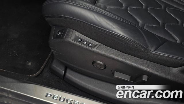 Peugeot 3008 (II) 1.2 Pure Tech GT Pack 2022 — фото 31