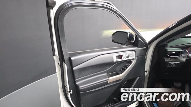 Ford Explorer (VI) 2.3 LimIted 4WD 2022 — фото 24