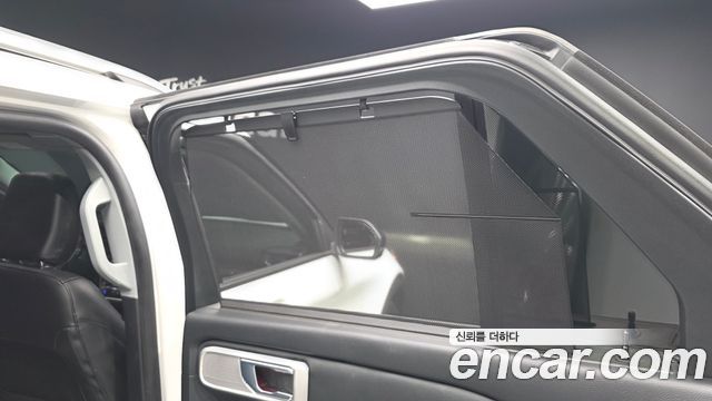Ford Explorer (VI) 2.3 LimIted 4WD 2022 — фото 32