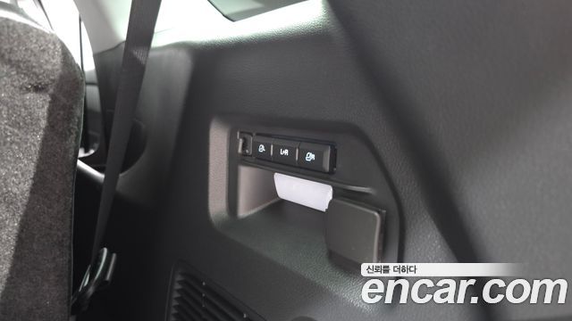 Ford Explorer (VI) 2.3 LimIted 4WD 2022 — фото 40