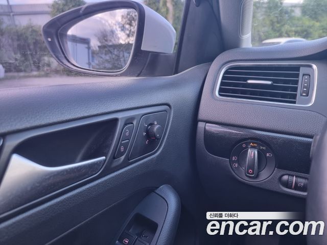 Volkswagen Jetta 2.0 TDI 6th 2014 — фото 17