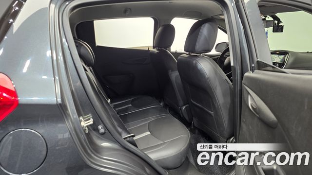 Chevrolet Spark LS 2020 — фото 11