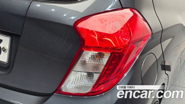 Chevrolet Spark LS 2020 — фото 23
