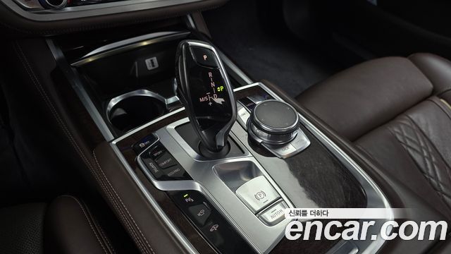 BMW 7 Series (G11) 750Li xDrive 2016 — фото 9