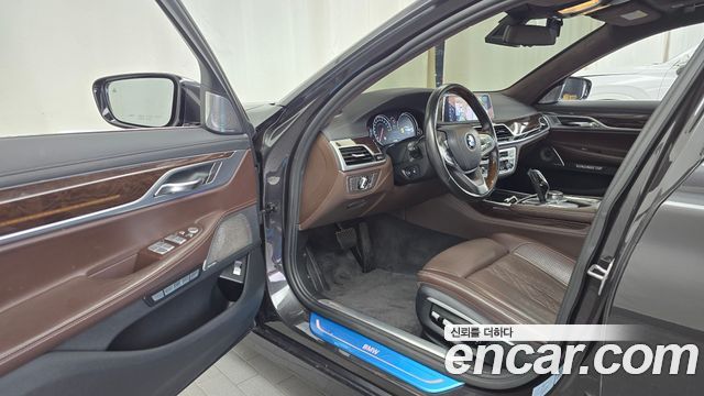 BMW 7 Series (G11) 750Li xDrive 2016 — фото 10