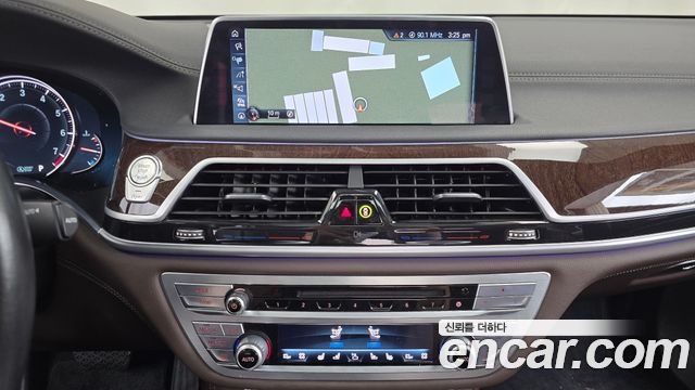BMW 7 Series (G11) 750Li xDrive 2016 — фото 14