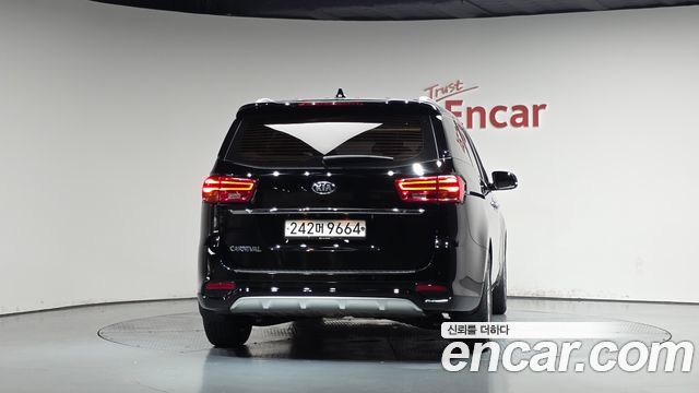 Kia Carnival Gasoline 9-Seater Noblesse Special 2019 — фото 4