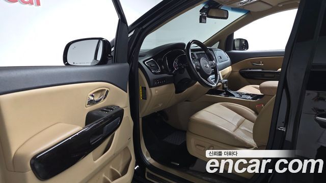 Kia Carnival Gasoline 9-Seater Noblesse Special 2019 — фото 10