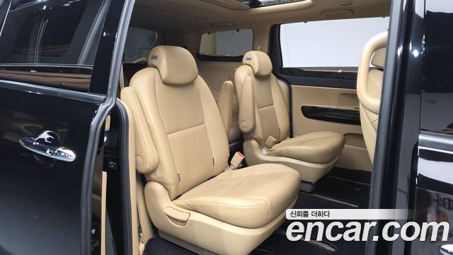 Kia Carnival Gasoline 9-Seater Noblesse Special 2019 — фото 11