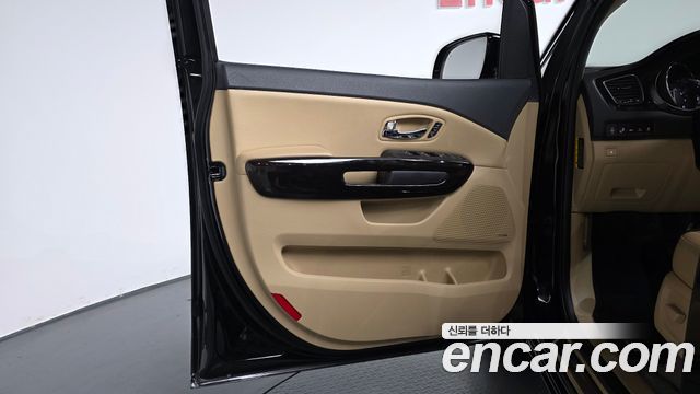 Kia Carnival Gasoline 9-Seater Noblesse Special 2019 — фото 25