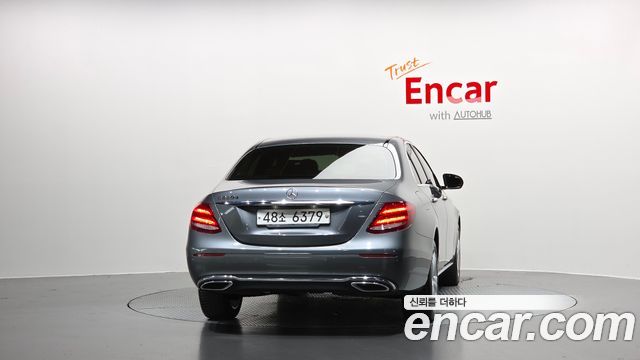 Mercedes-Benz E-Class (W213) E220d Avantgarde 2017 — фото 4