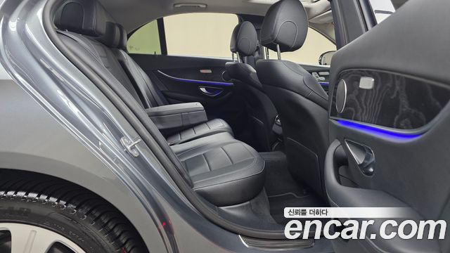 Mercedes-Benz E-Class (W213) E220d Avantgarde 2017 — фото 11