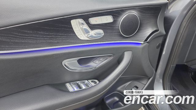 Mercedes-Benz E-Class (W213) E220d Avantgarde 2017 — фото 18