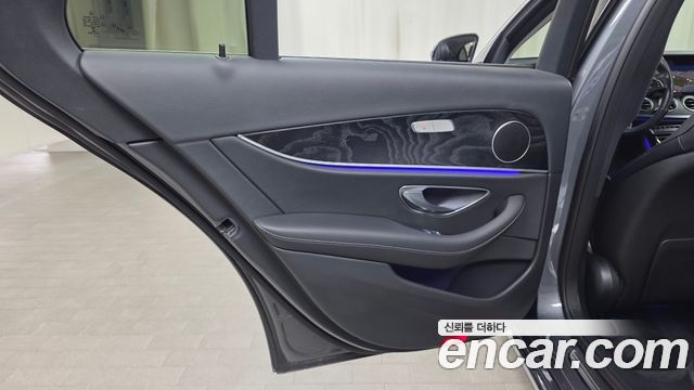 Mercedes-Benz E-Class (W213) E220d Avantgarde 2017 — фото 25