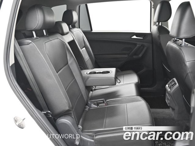 Volkswagen Tiguan Allspace 2.0 TSI Prestige 2019 — фото 16