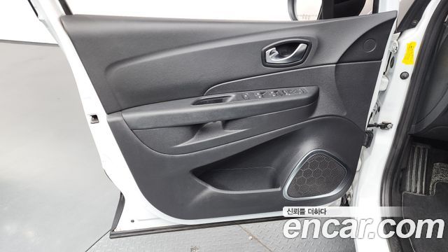 Renault Korea QM3 RE 2018 — фото 24