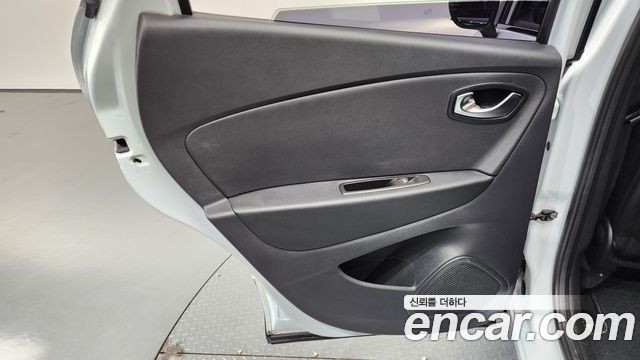 Renault Korea QM3 RE 2018 — фото 25