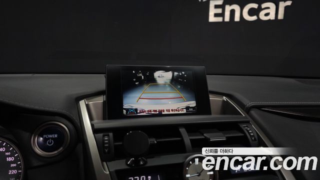 Lexus NX300h Supreme 2017 — фото 15