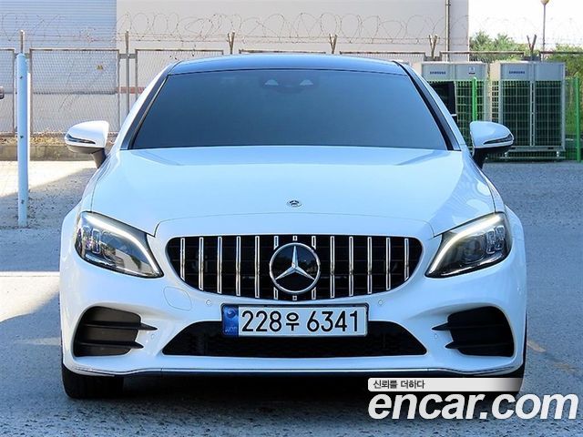 Mercedes-Benz C-Class (W205) C200 Coupe 2023 — фото 3