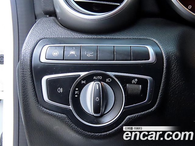 Mercedes-Benz C-Class (W205) C200 Coupe 2023 — фото 20
