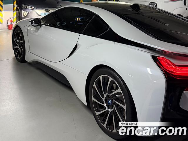 BMW i8 Coupe 2015 — фото 2